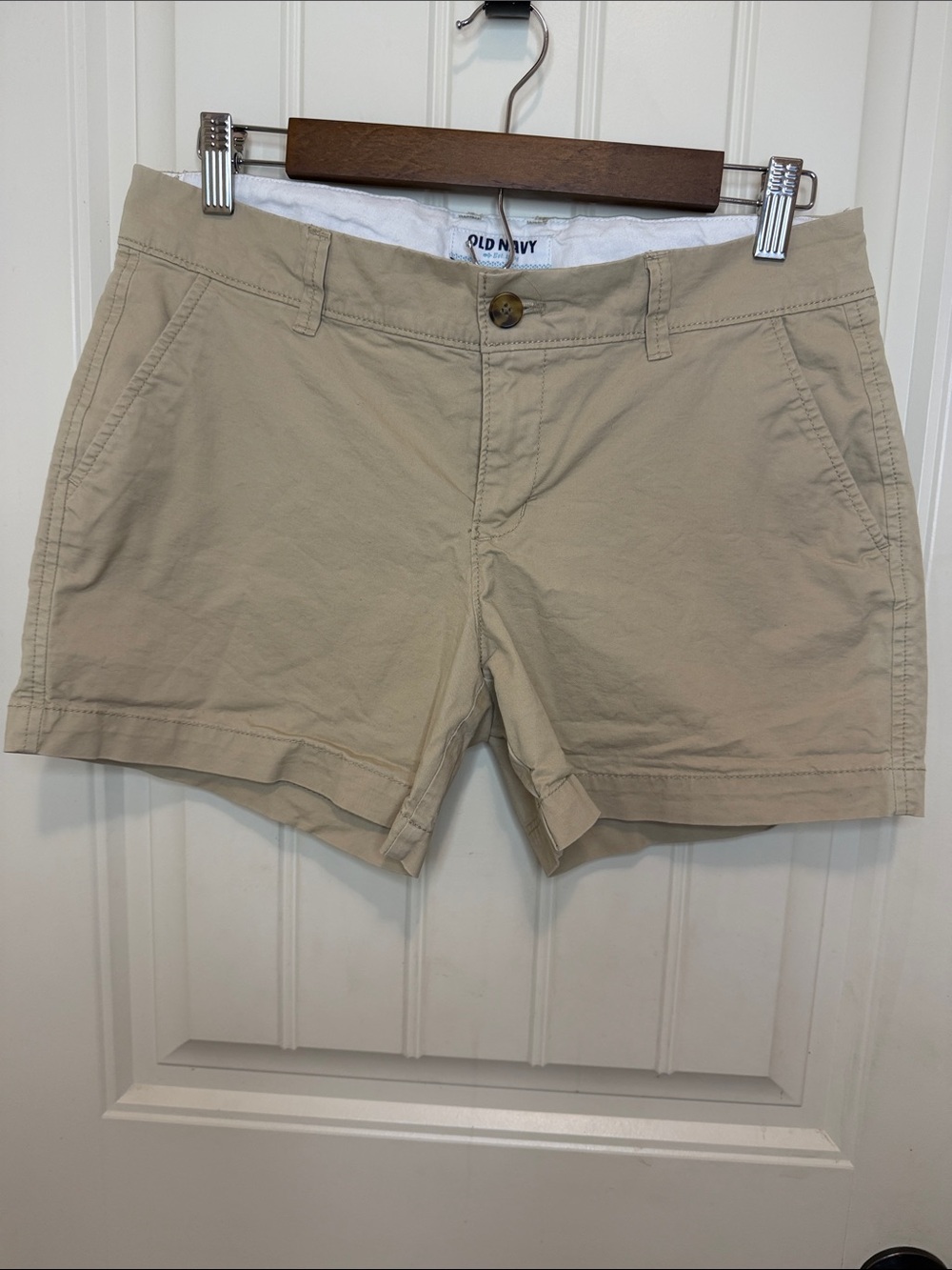 Old Navy Women's Beige Chino Shorts